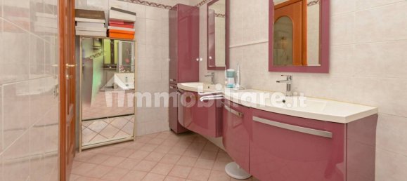 2 bedrooms Apartment in Turin, Italy No. 319059 30