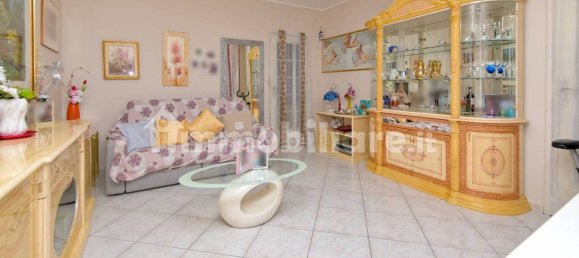 2 bedrooms Apartment in Turin, Italy No. 319059 10