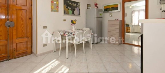 2 bedrooms Apartment in Turin, Italy No. 319059 7