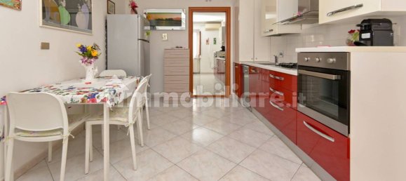 2 bedrooms Apartment in Turin, Italy No. 319059 6