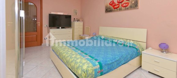 2 bedrooms Apartment in Turin, Italy No. 319059 23