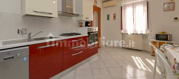 2 bedrooms Apartment in Turin, Italy No. 319059 8