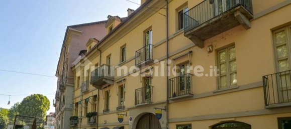 2 bedrooms Apartment in Turin, Italy No. 319059 3