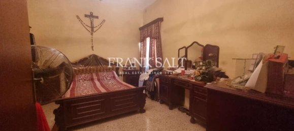 3 bedrooms Townhouse in Birkirkara, Malta No. 1479 2