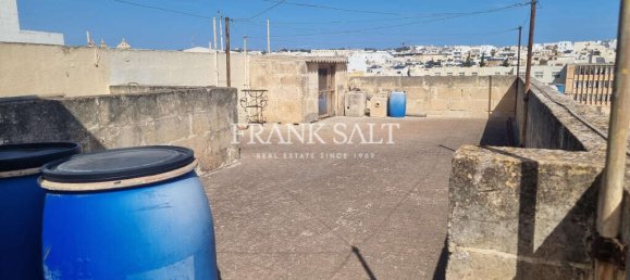 3 bedrooms Townhouse in Birkirkara, Malta No. 1479 5