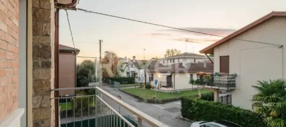 3 rooms Villa in Padua, Italy No. 203039 11