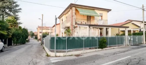 3 rooms Villa in Padua, Italy No. 203039 53