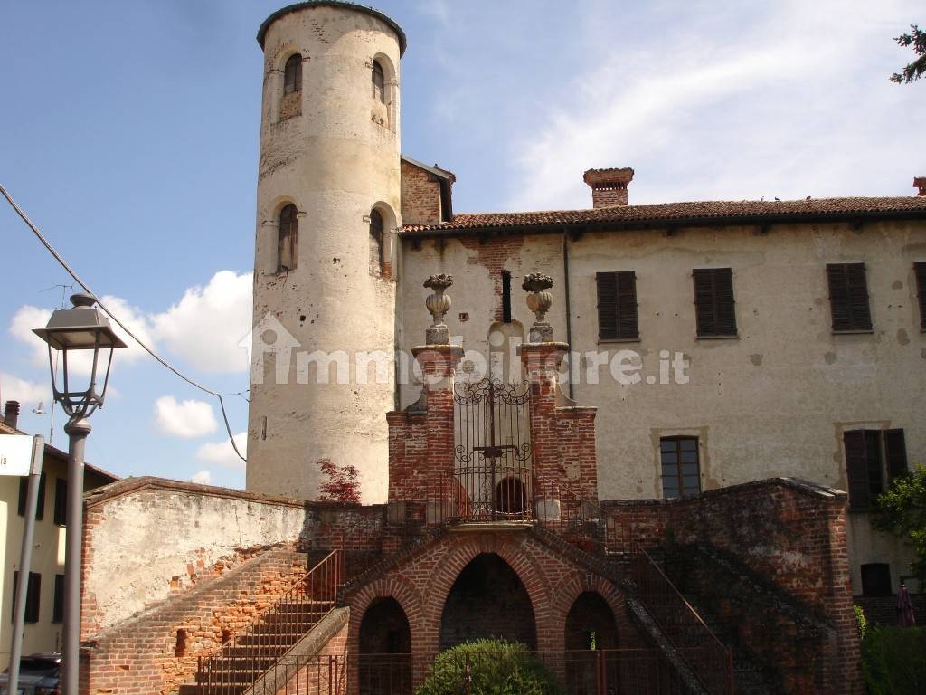 Propiedad comercial en Gambolò, Italy 300 m² No. 378622