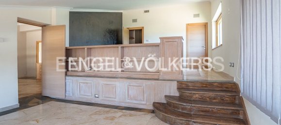 4 bedrooms Villa in Rome, Italy No. 44088 10