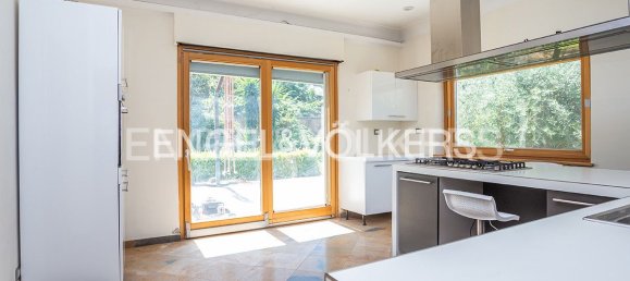 4 bedrooms Villa in Rome, Italy No. 44088 9