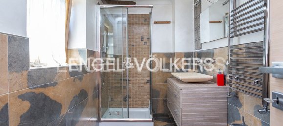 4 bedrooms Villa in Rome, Italy No. 44088 15