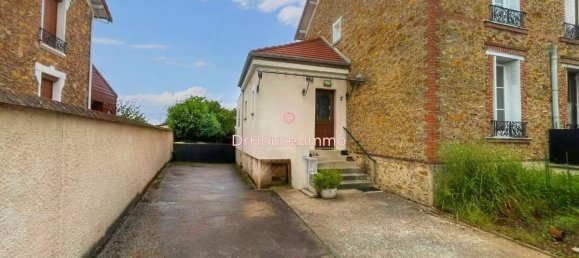 3 bedrooms Townhouse in Gretz-Armainvilliers, France No. 168890 3