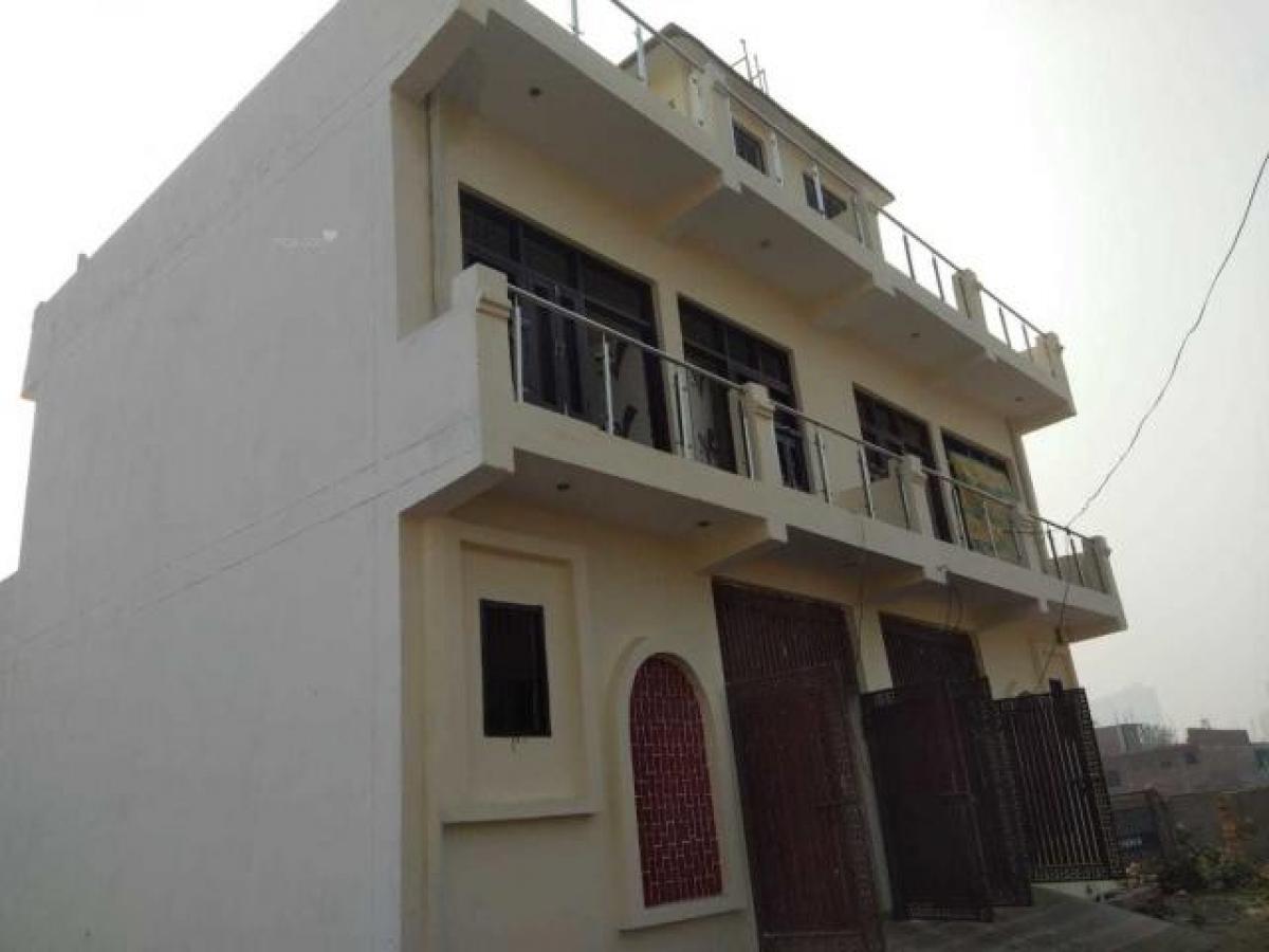 3 bedrooms House in Noida, India No. 1351