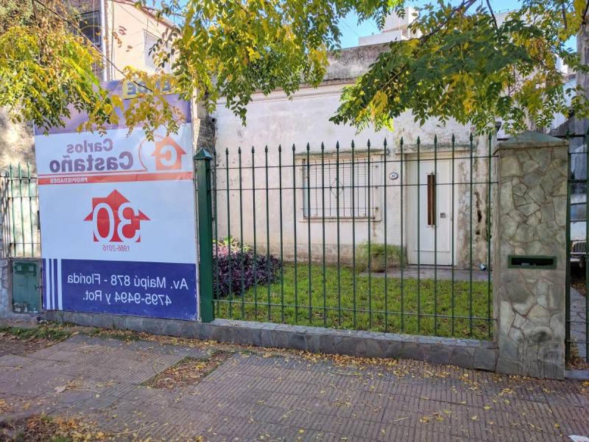 2 bedrooms House in Vicente Lopez, Argentina No. 7690