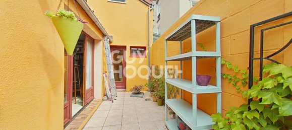 2 bedrooms House in Fontenay-sous-Bois, France No. 177583 3