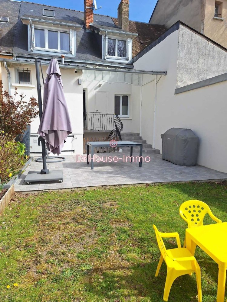 3 bedrooms House in Ecommoy, France No. 109780