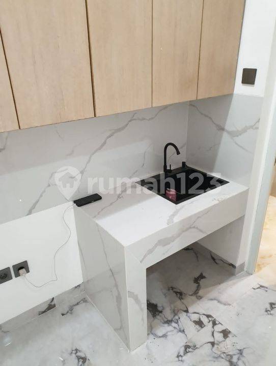 Офис 220м² в Kembangan, Индонезия № 1842