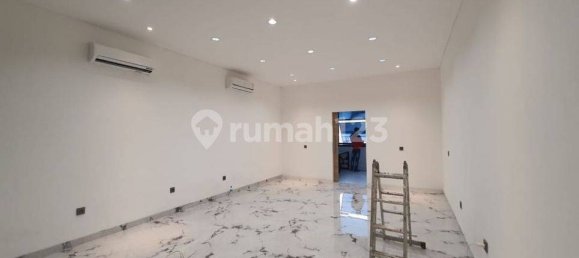 Офис 220м² в Kembangan, Индонезия № 1842 7