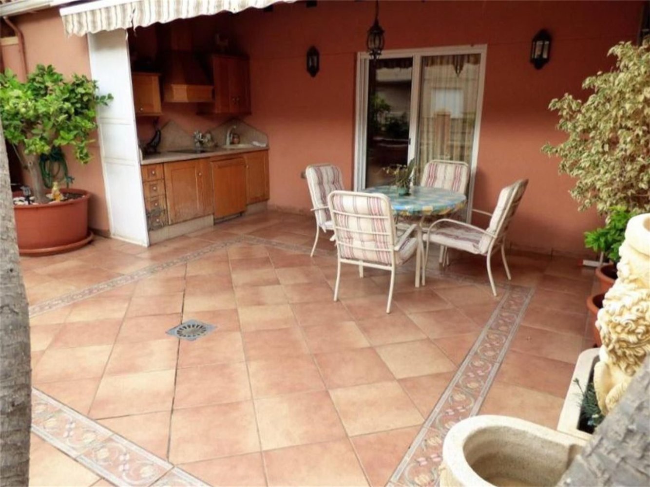 4 bedrooms House in El Realengo, Spain No. 136495