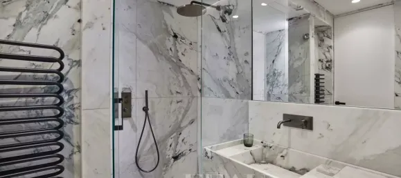 2 bedrooms Duplex in Paris, France No. 180107 12