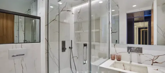 2 bedrooms Duplex in Paris, France No. 180107 10