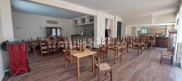 Imóvel comercial em Foligno, Italy 1100 m² N.º 353457 17