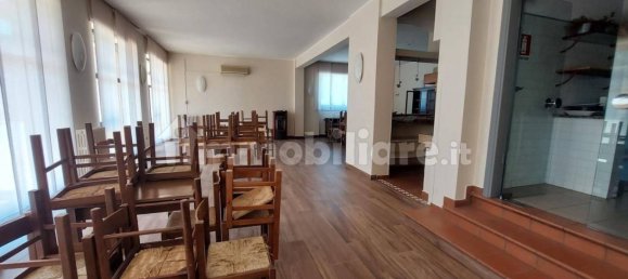 Imóvel comercial em Foligno, Italy 1100 m² N.º 353457 19