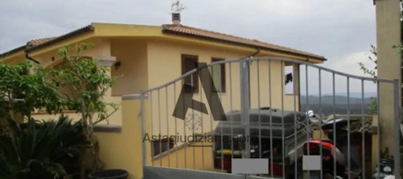 7 rooms Apartment in Chiaramonti, Italy No. 13669 6