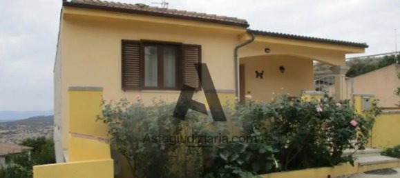 7 rooms Apartment in Chiaramonti, Italy No. 13669 3