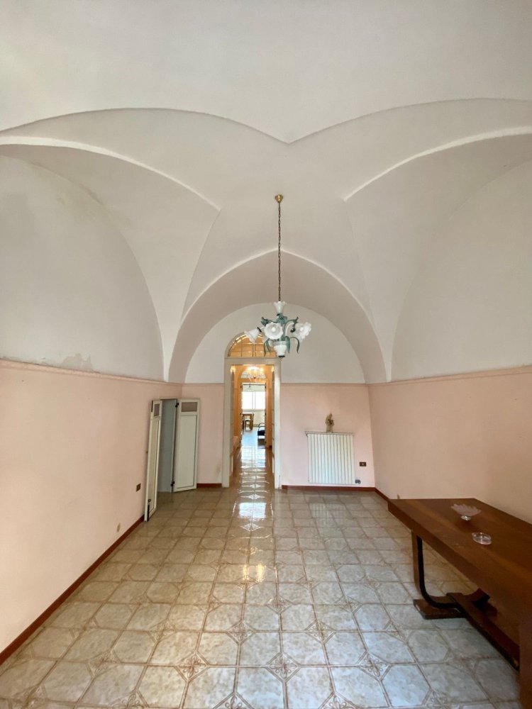6 rooms House in Supersano, Italy No. 254663