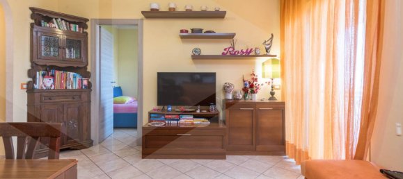 3 rooms Apartment in Ciampino, Italy No. 20791 4