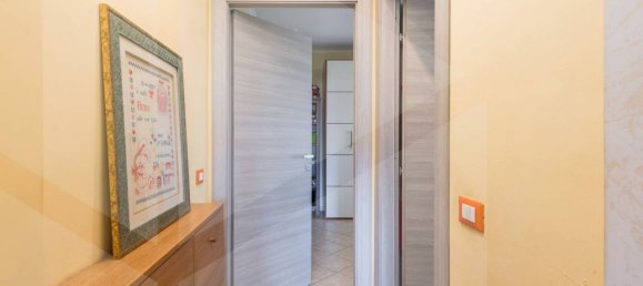 3 rooms Apartment in Ciampino, Italy No. 20791 10