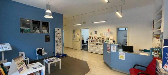 5 rooms Commercial property in Milan, Italy No. 239626 2