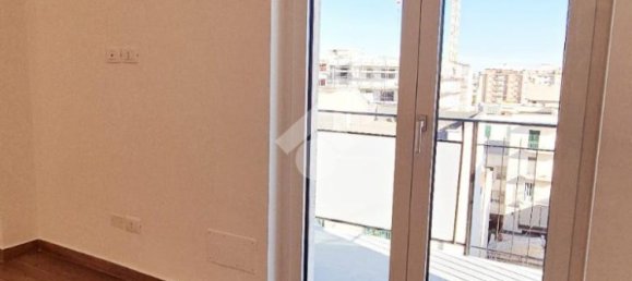 Apartamento T2 em Bari, Italy N.º 272055 15