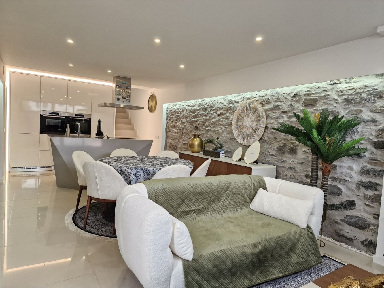 Casa de 2 dormitorios en Funchal, Portugal No. 206547