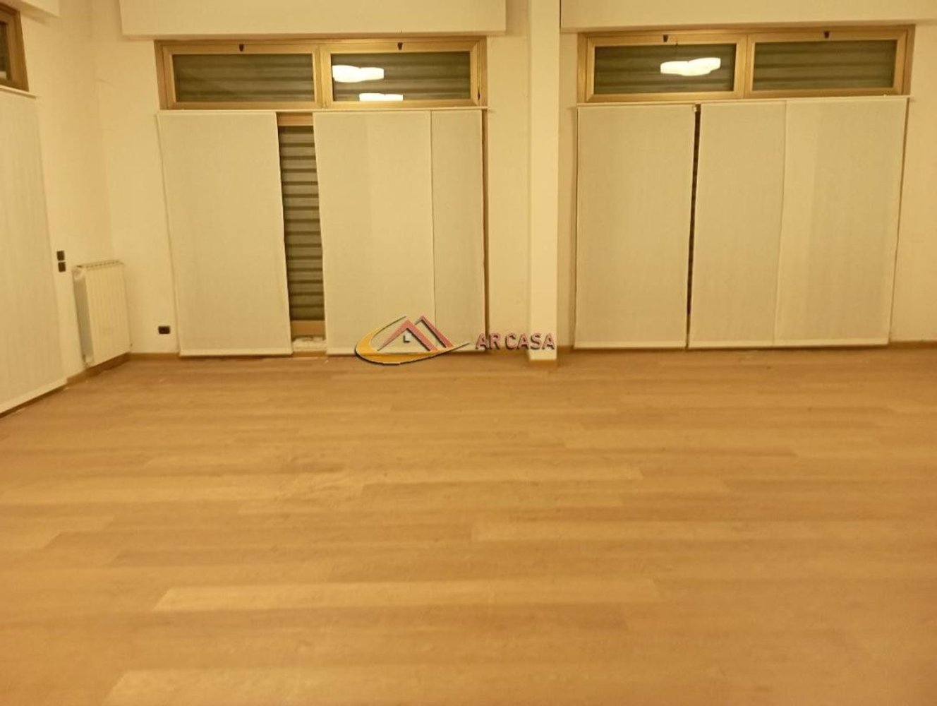 Коммерческая недвижимость с 5 комнатами в Ареццо, Италия № 132339