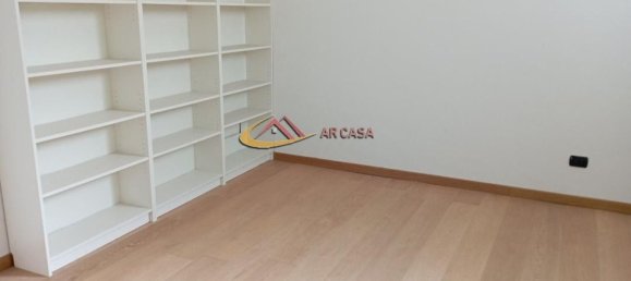 Коммерческая недвижимость с 5 комнатами в Ареццо, Италия № 132339 4