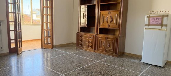 5-salle Appartement à Savona, Italy No. 299462 3