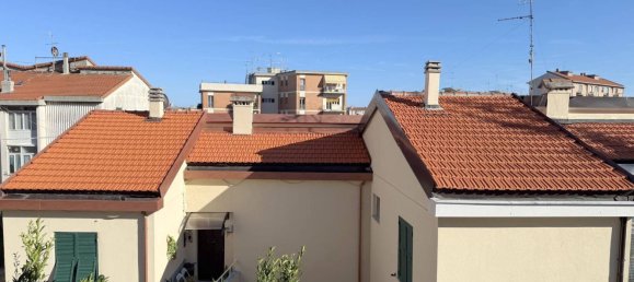 5-salle Appartement à Savona, Italy No. 299462 11