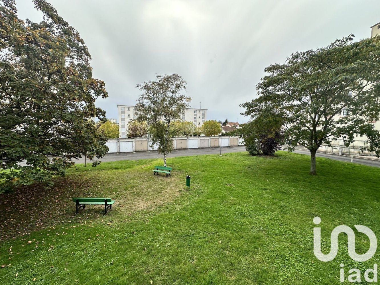 Apartamento de 3 dormitorios en Joue-les-Tours, France No. 224254