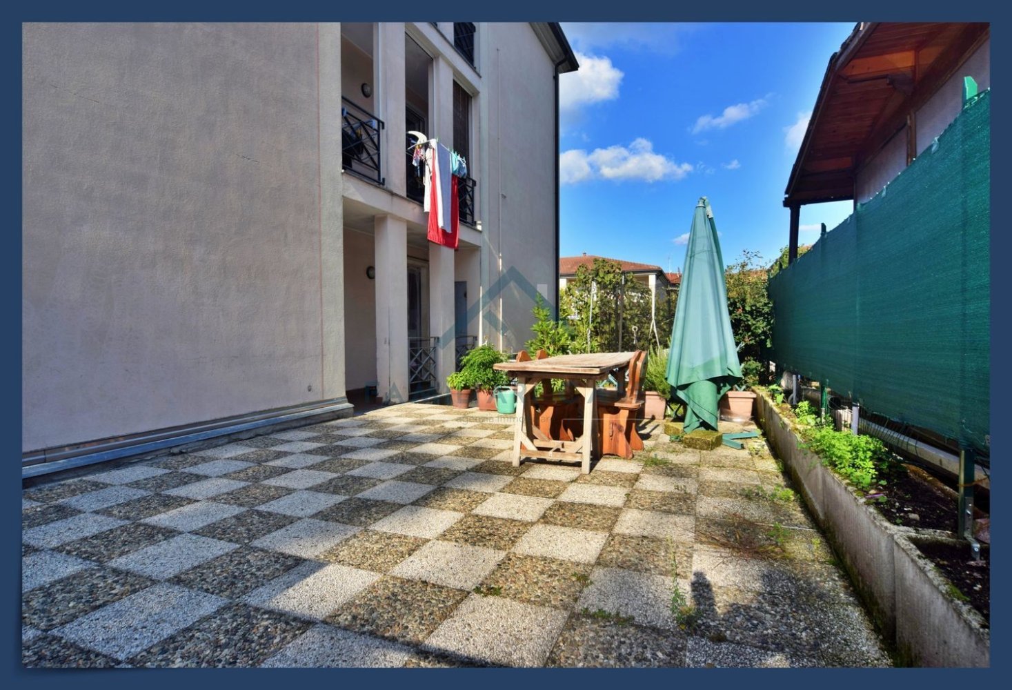 4 Schlafzimmer Wohnung in Daverio, Italy, Nr. 361278