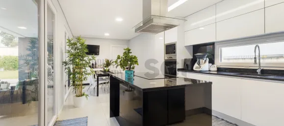 4 bedrooms House in Corroios, Portugal No. 100740 7