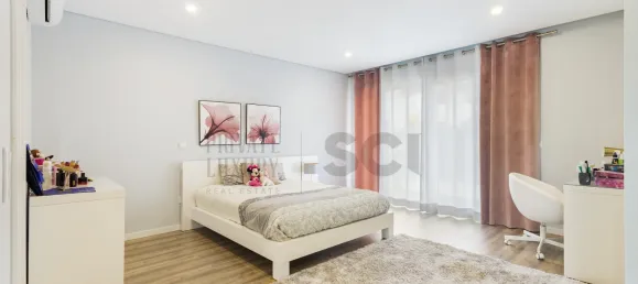 4 bedrooms House in Corroios, Portugal No. 100740 15