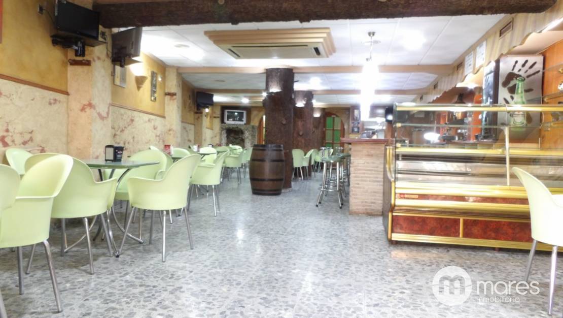 Propriété commerciale à Alicante, Spain 140m² No. 65906