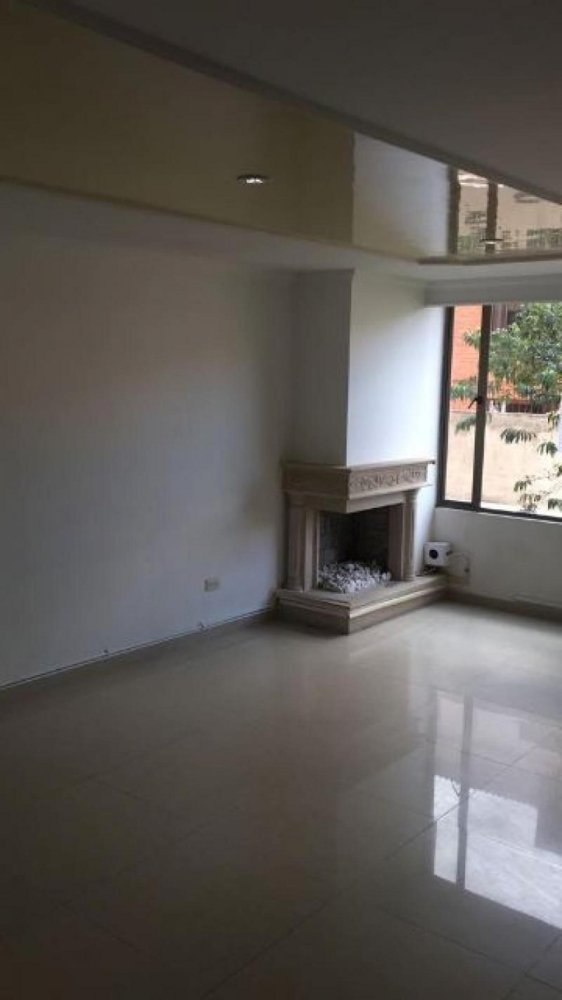 3 bedrooms House in Bogota, Colombia No. 11062