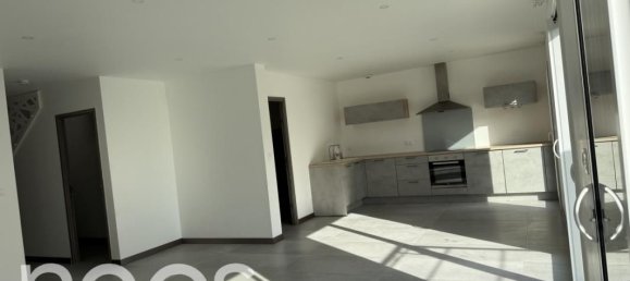 4 bedrooms House in Saint-Julien, France No. 334876 6