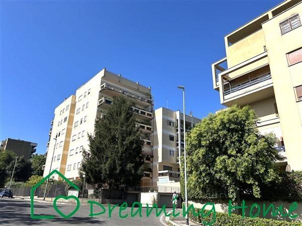 3 bedrooms Apartment in Rome, Italy No. 311764