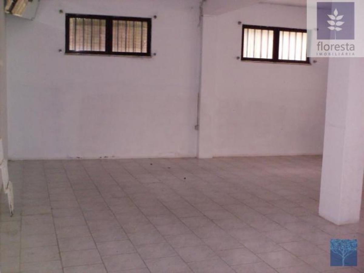  محل تجاري في Braga, Portugal 90متر مربع رقم 8125