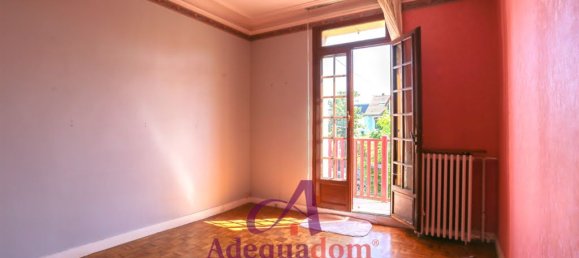 5 bedrooms House in Colombes, France No. 182561 8