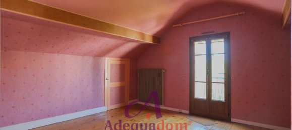 5 bedrooms House in Colombes, France No. 182561 10